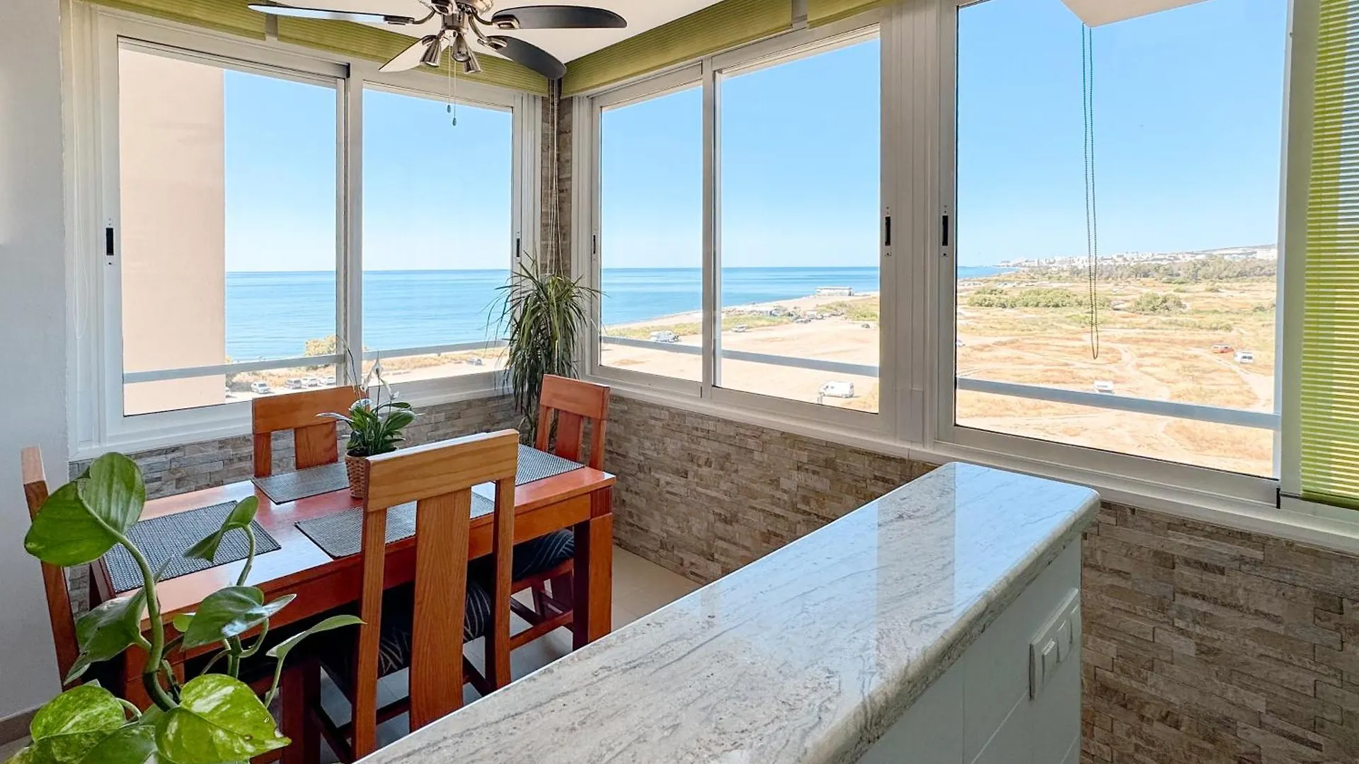 Kontakte von Apartamento Vista Al Mar
